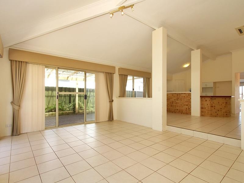 43 Canterbury Circle, Currambine WA 6028