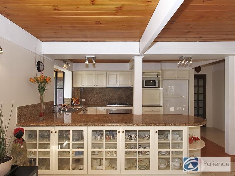 17 Silver Place, Carine WA 6020