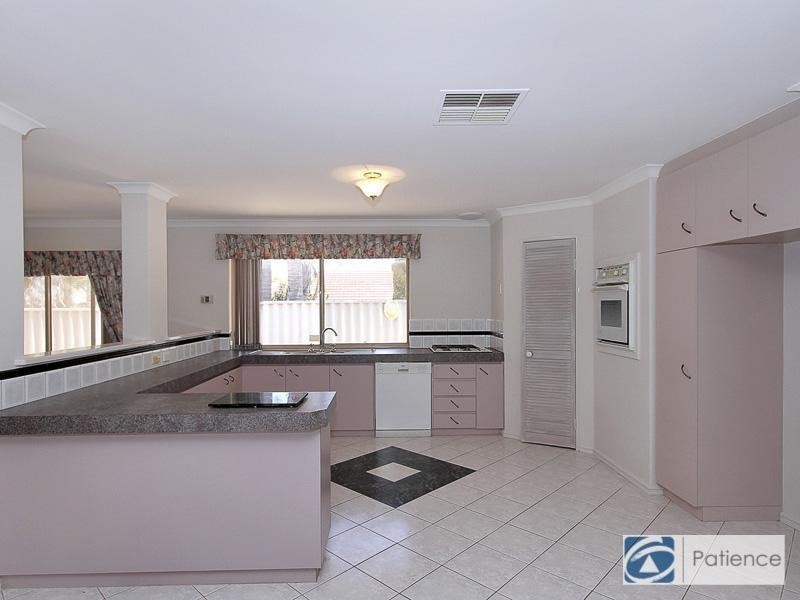 24 Bergalia Mews, Currambine WA 6028