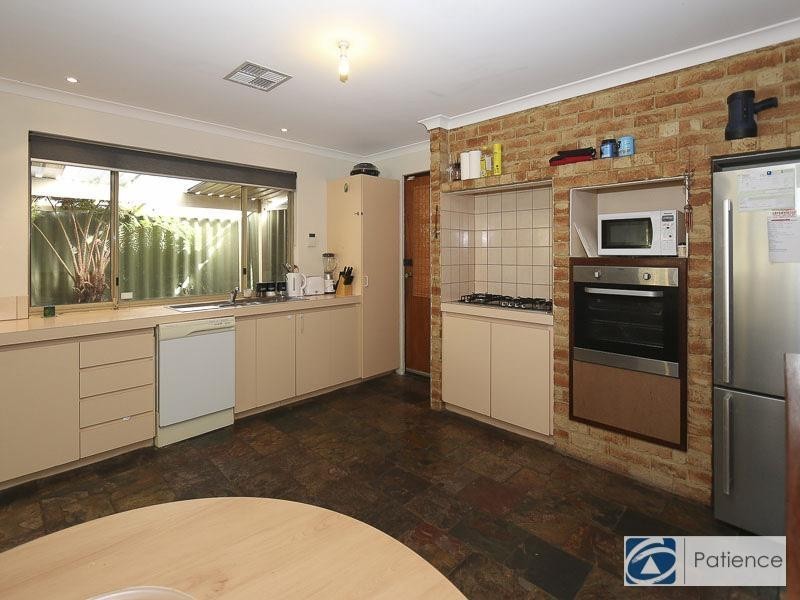 9 Larsson Walk, Clarkson WA 6030