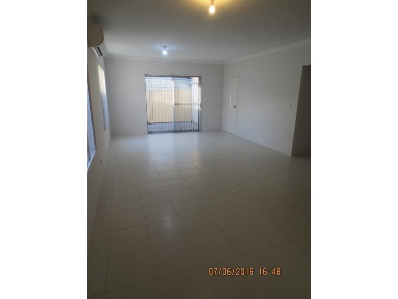 24 Hoypoy Gardens, Darch WA 6065