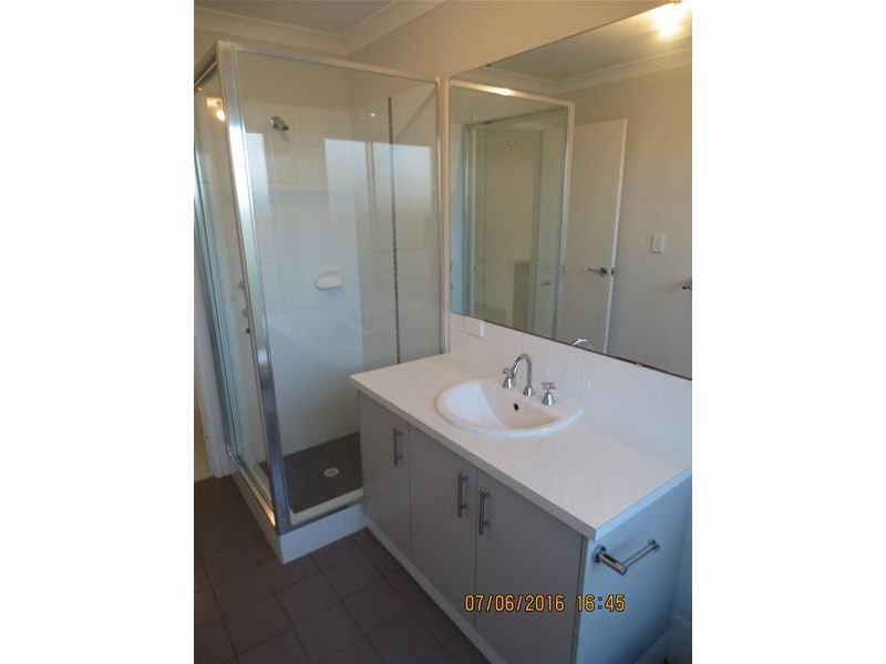 24 Hoypoy Gardens, Darch WA 6065