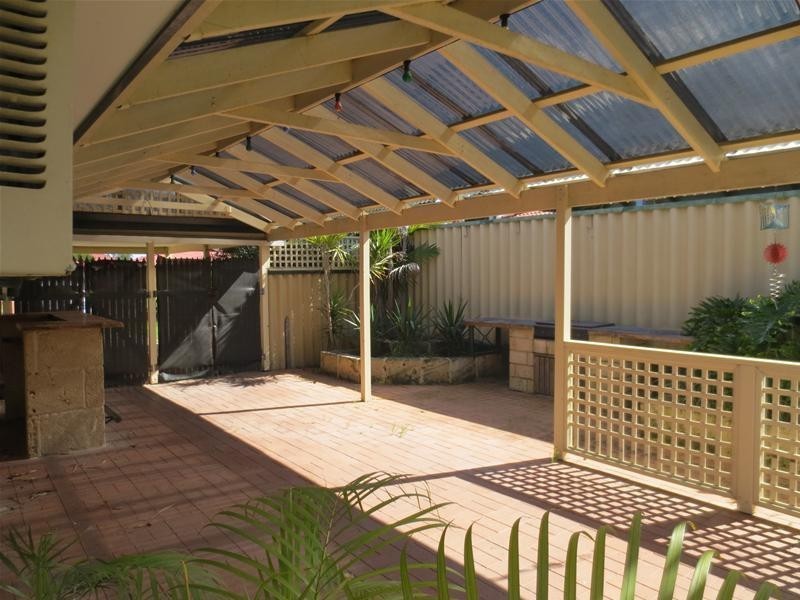 9 St Stephens Crescent, Tapping WA 6065