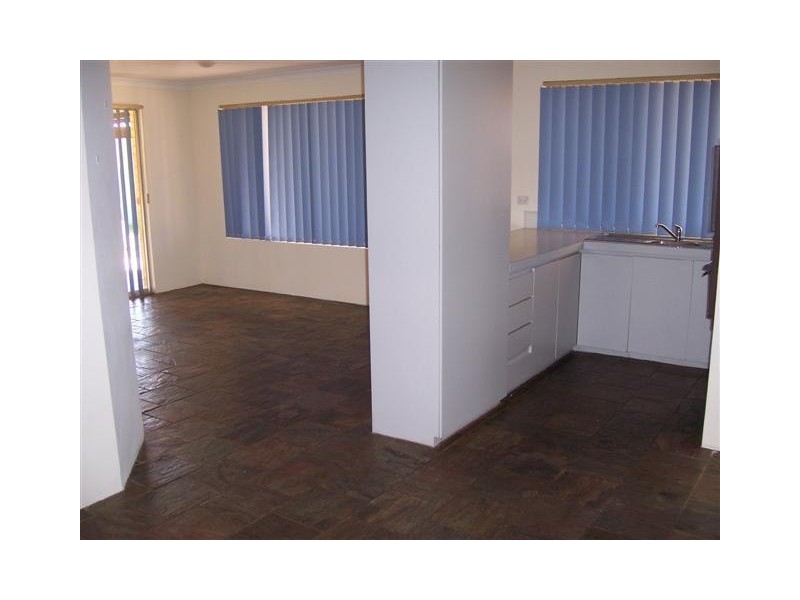 4 Dauphine Place, Joondalup WA 6027