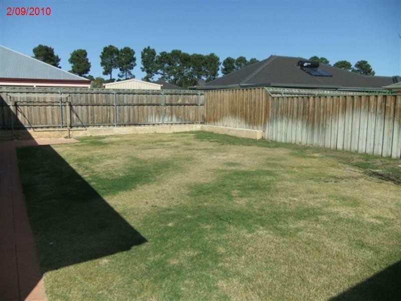 3 Bonsall Drive, Ellenbrook WA 6069