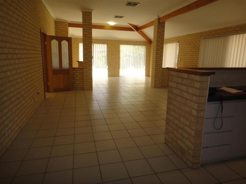 15 Malacca Way, Mindarie WA 6030