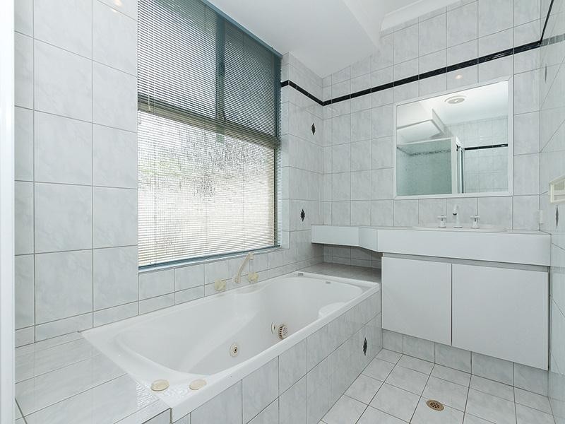 26 Grantala Close, Ocean Reef WA 6027