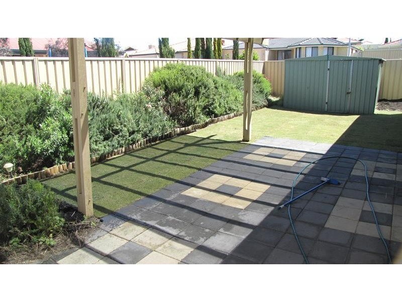 31 Innesvale Way, Carramar WA 6031