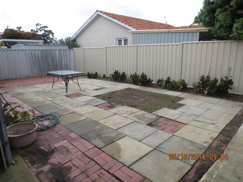 8B Golders Way, Girrawheen WA 6064