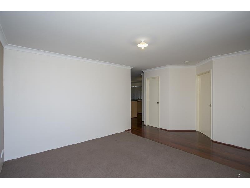 27 Fairvale Bend, Madeley WA 6065