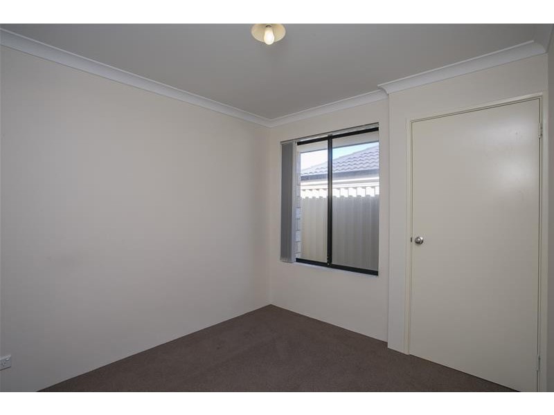 27 Fairvale Bend, Madeley WA 6065