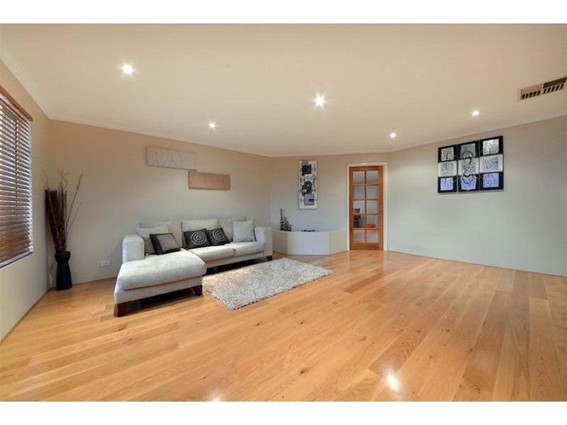 25 Brightlands Circuit, Carramar WA 6031