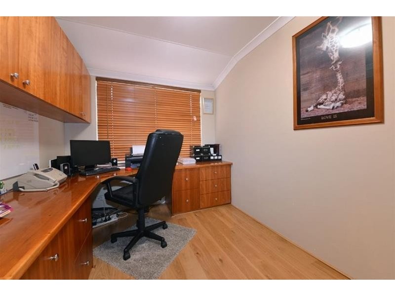 25 Brightlands Circuit, Carramar WA 6031