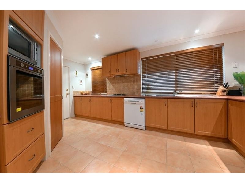 25 Brightlands Circuit, Carramar WA 6031