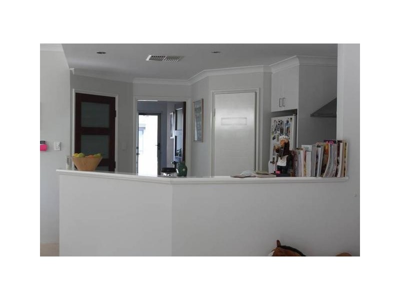 8 Jedburg Loop, Sinagra WA 6065