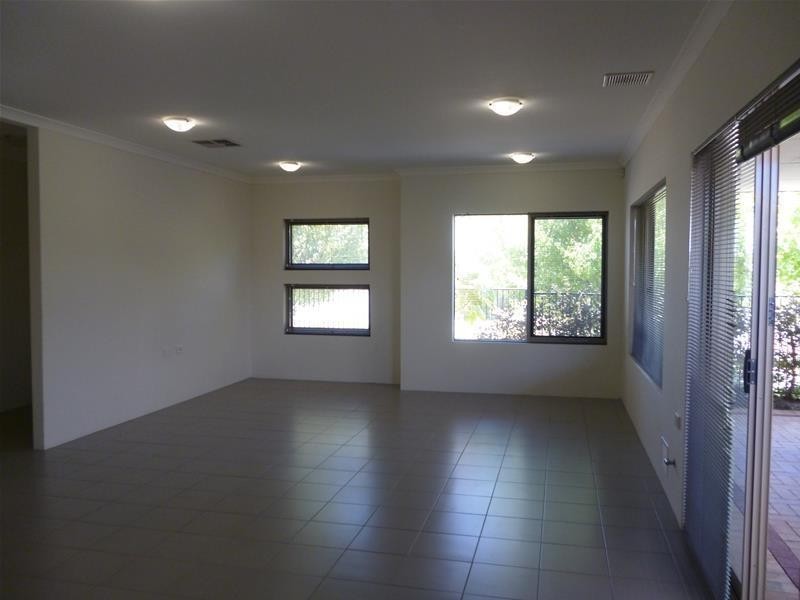 11 Demesne Circuit, Aveley WA 6069