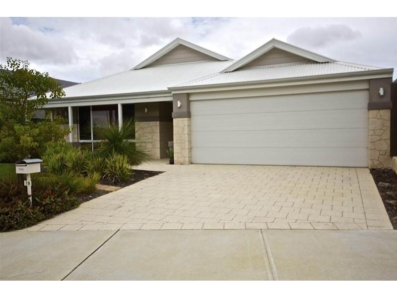 19 Botanic Avenue, Banksia Grove WA 6031