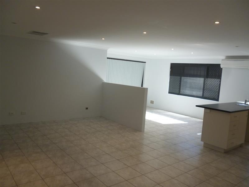 9 Thiele Road, Banksia Grove WA 6031