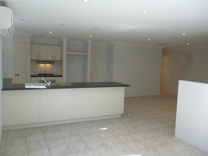 9 Thiele Road, Banksia Grove WA 6031