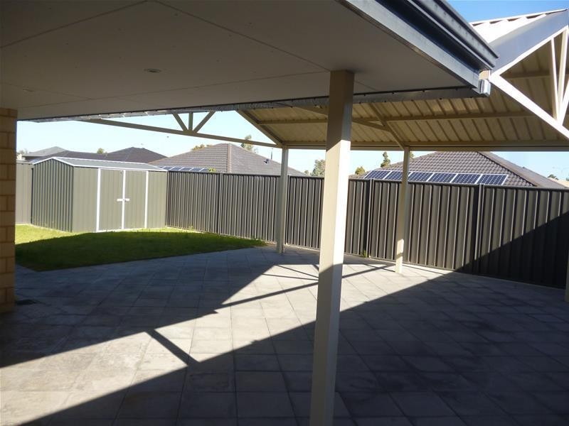 9 Thiele Road, Banksia Grove WA 6031