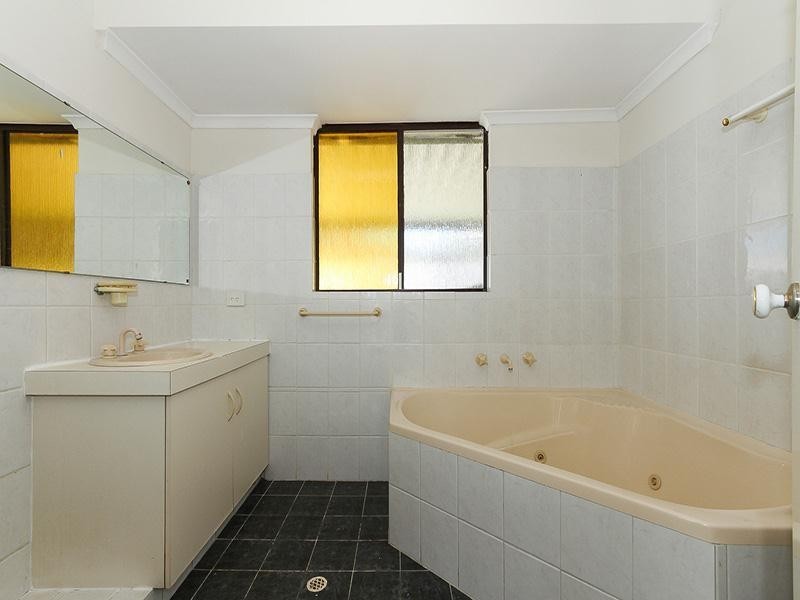 7 Halwest Way, Alexander Heights WA 6064