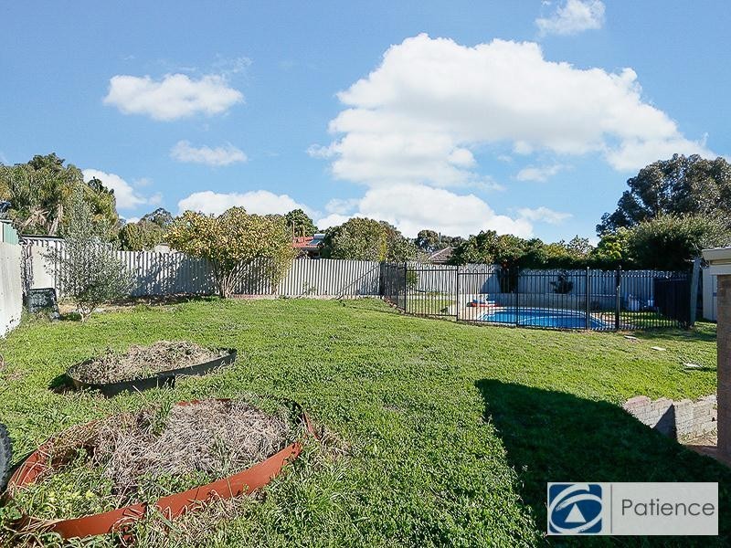 12 Yera Place, Wanneroo WA 6065