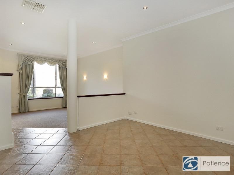 36 Streeton Promenade, Woodvale WA 6026