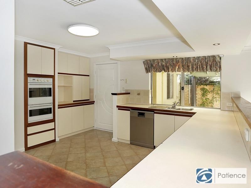 36 Streeton Promenade, Woodvale WA 6026