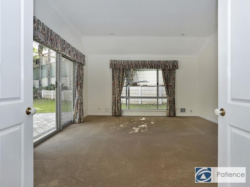 36 Streeton Promenade, Woodvale WA 6026