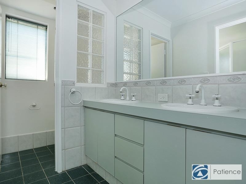 36 Streeton Promenade, Woodvale WA 6026