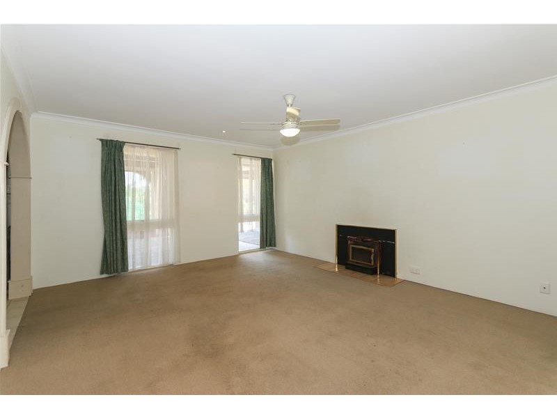 4 Carfax Place, Two Rocks WA 6037