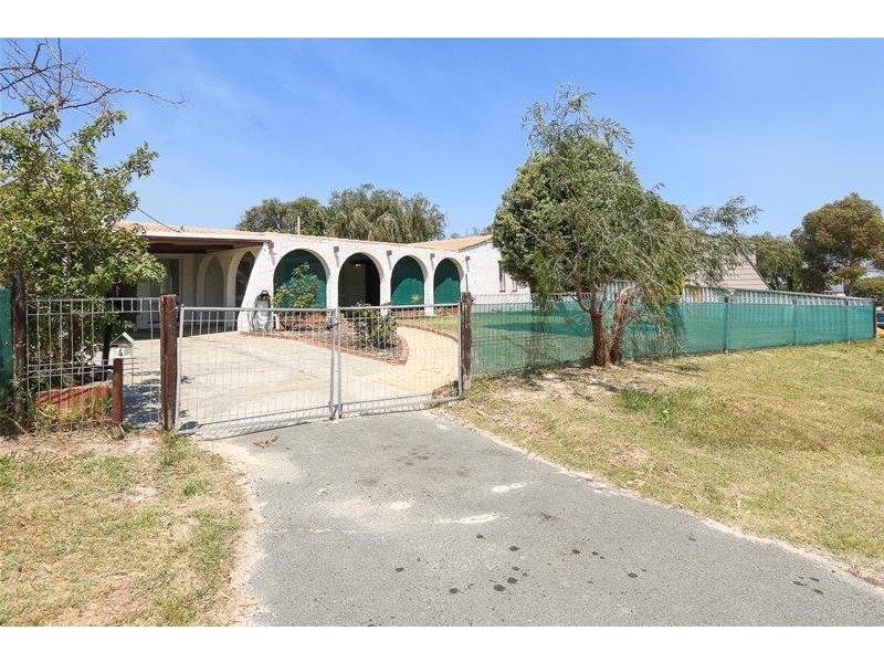 4 Carfax Place, Two Rocks WA 6037