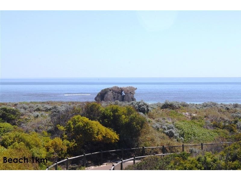 4 Carfax Place, Two Rocks WA 6037