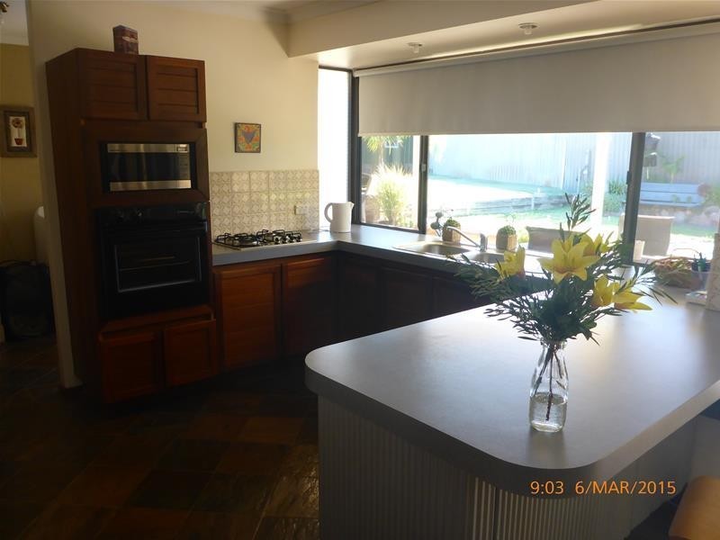 7 Waterloo Court, Alexander Heights WA 6064