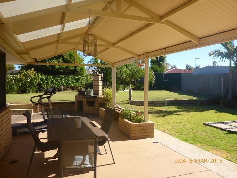 7 Waterloo Court, Alexander Heights WA 6064