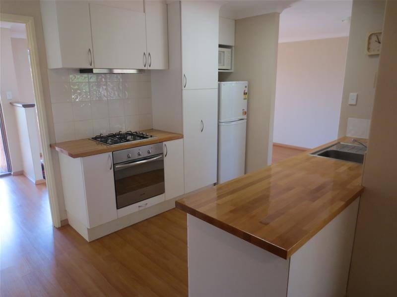 6 Edgley Place, Thornlie WA 6108