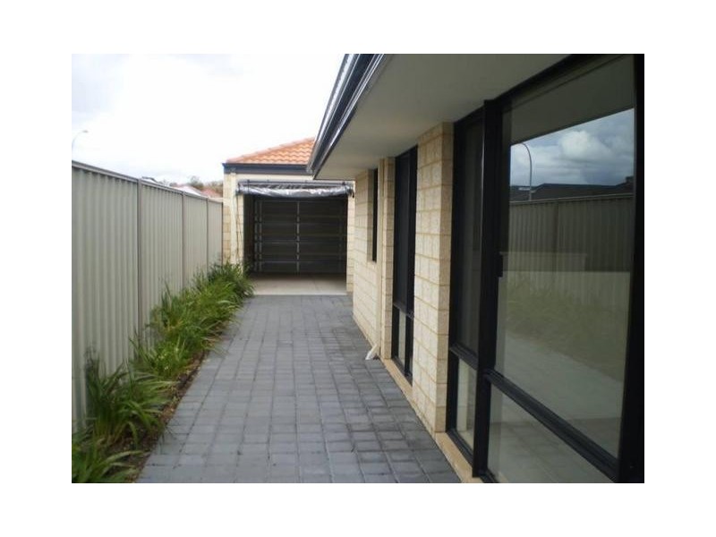 32 Watkins Loop, Tapping WA 6065