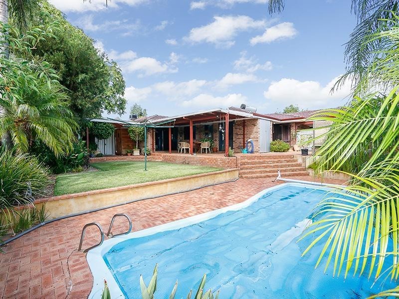 5 Ellara Court, Alexander Heights WA 6064