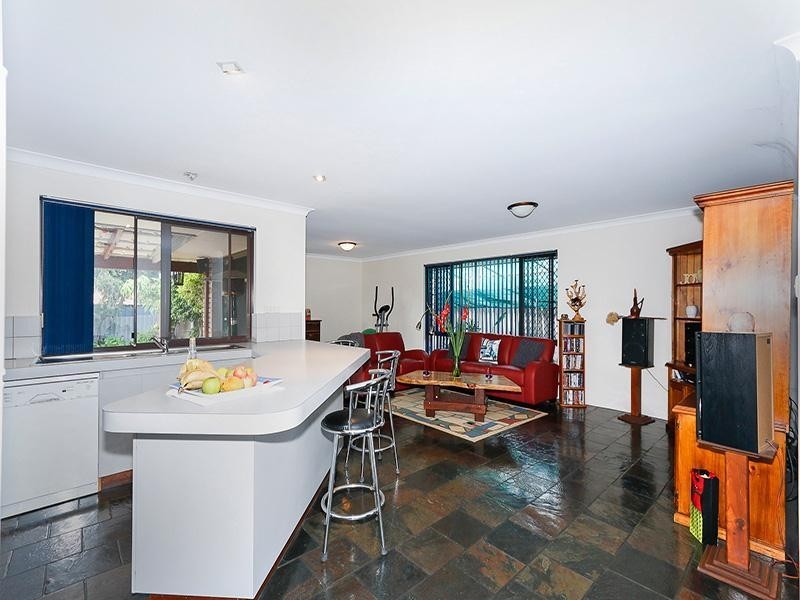 5 Ellara Court, Alexander Heights WA 6064