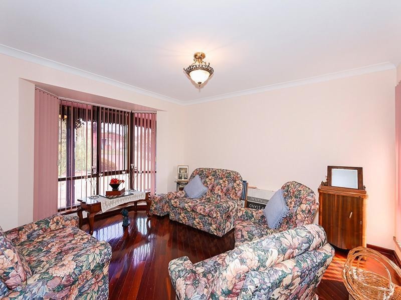 5 Ellara Court, Alexander Heights WA 6064