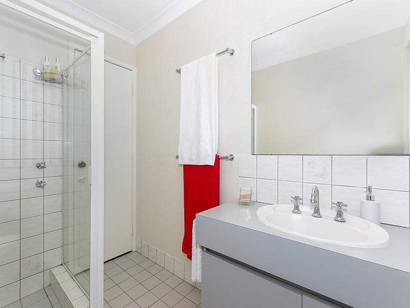 5 Ellara Court, Alexander Heights WA 6064