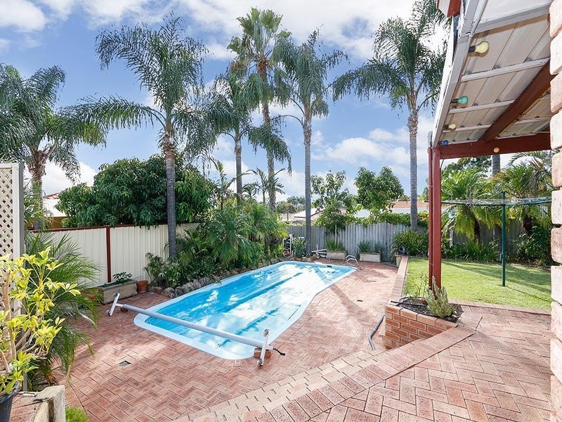 5 Ellara Court, Alexander Heights WA 6064