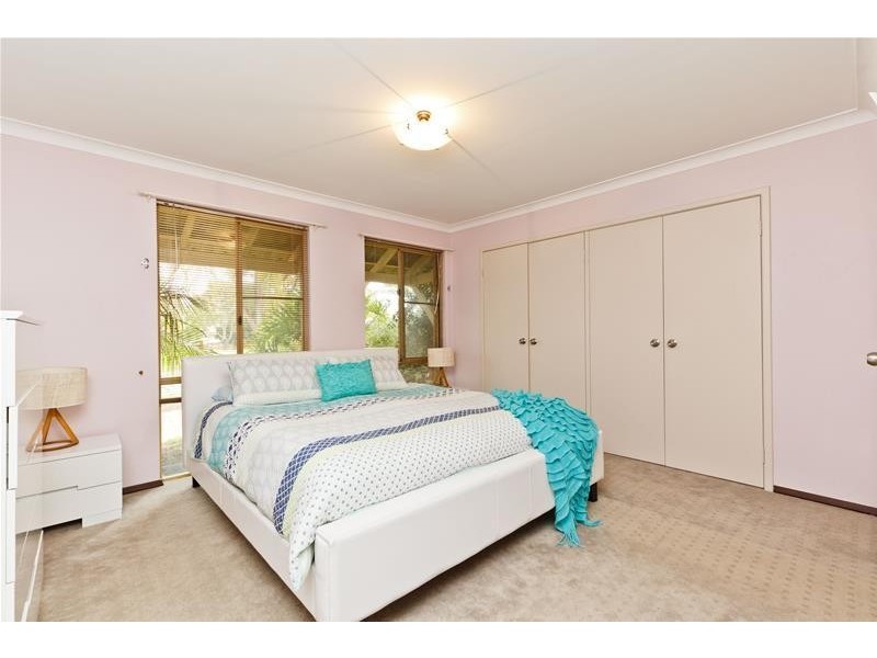 24 McDowell Crescent, Kingsley WA 6026