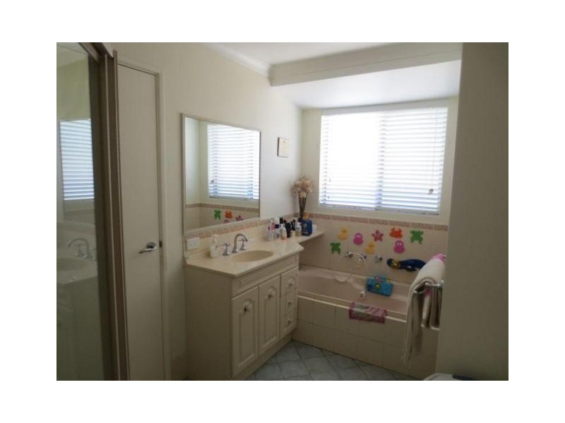 4 Eucumbene Crescent, Joondalup WA 6027