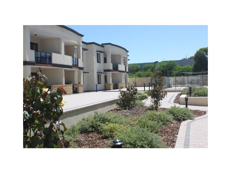 30/5 Eastleigh Loop, Currambine WA 6028