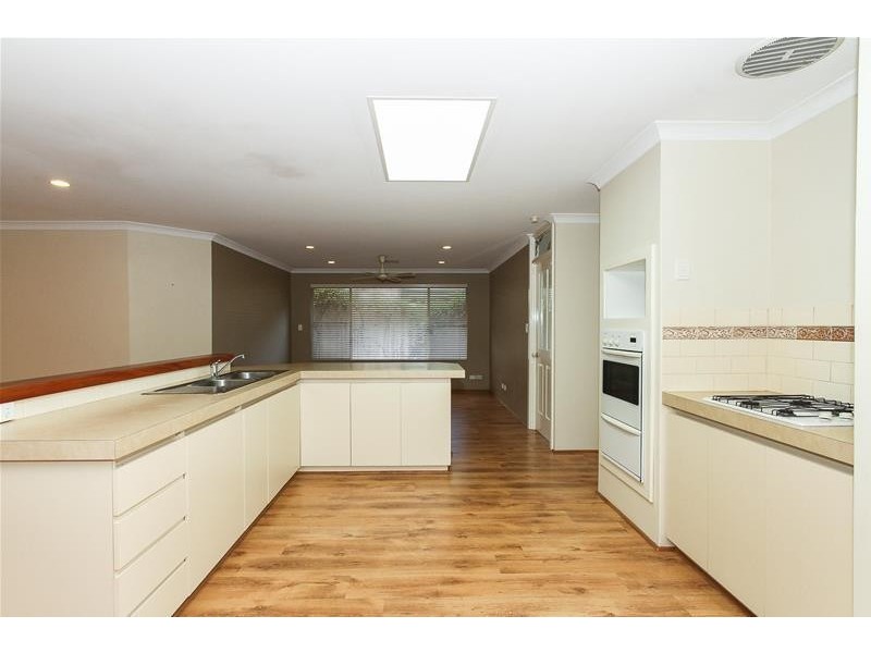 4 Akera Close, Hillarys WA 6025