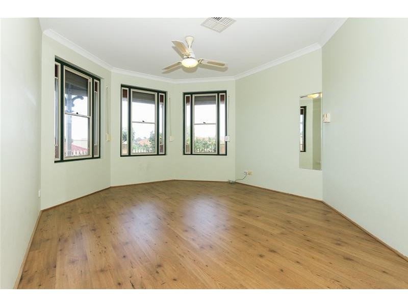 4 Akera Close, Hillarys WA 6025