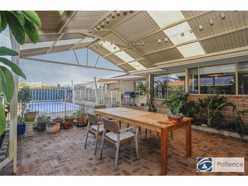 30 Fairway Circle, Connolly WA 6027