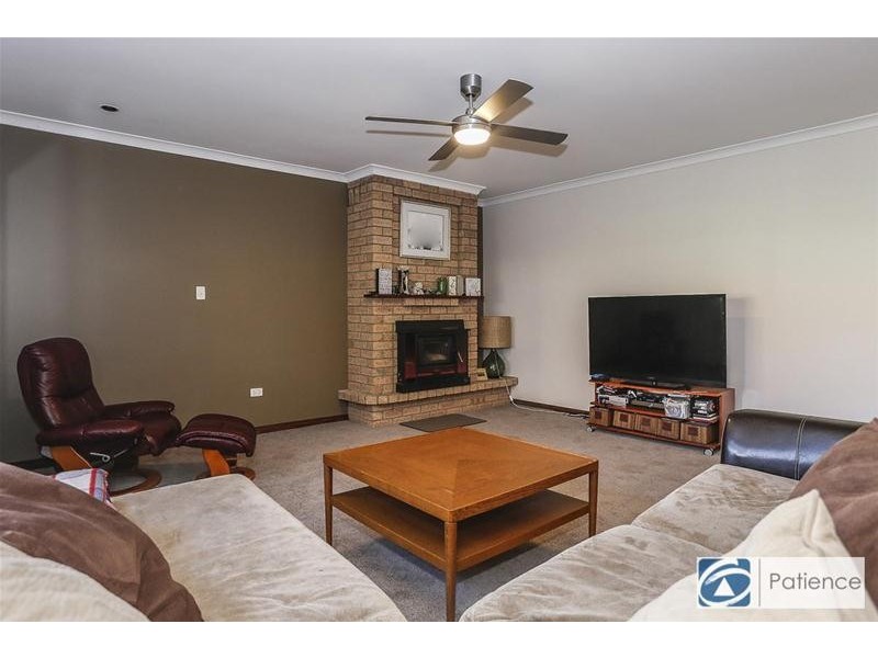 30 Fairway Circle, Connolly WA 6027