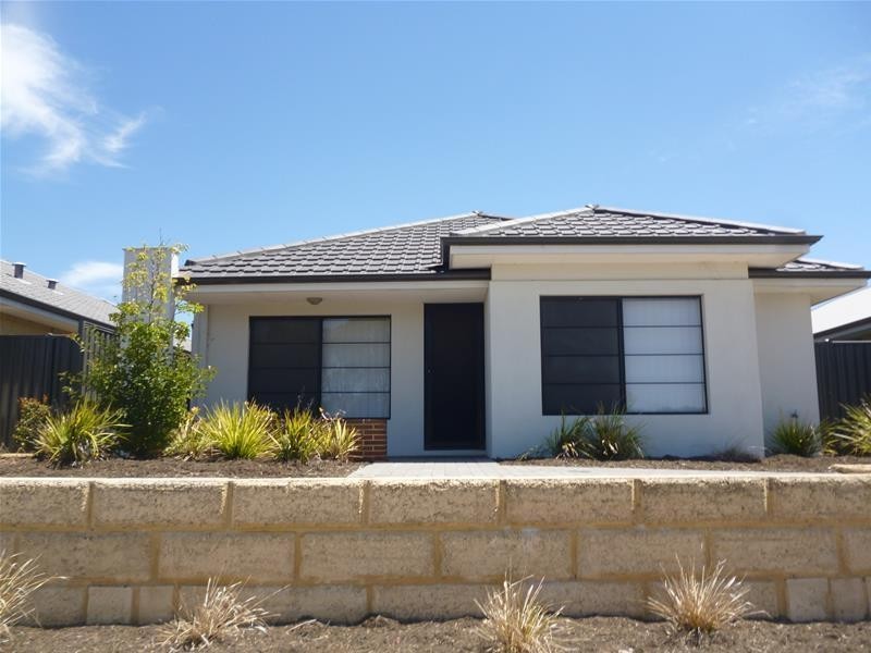 18 Barbarigo Bend, Aveley WA 6069